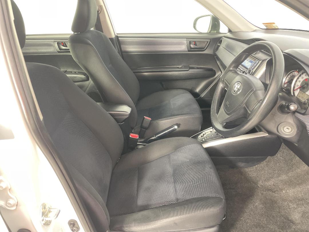 Photo '16' of Toyota Corolla