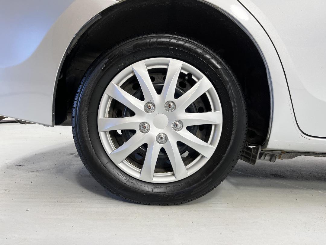 Photo '12' of Toyota Corolla