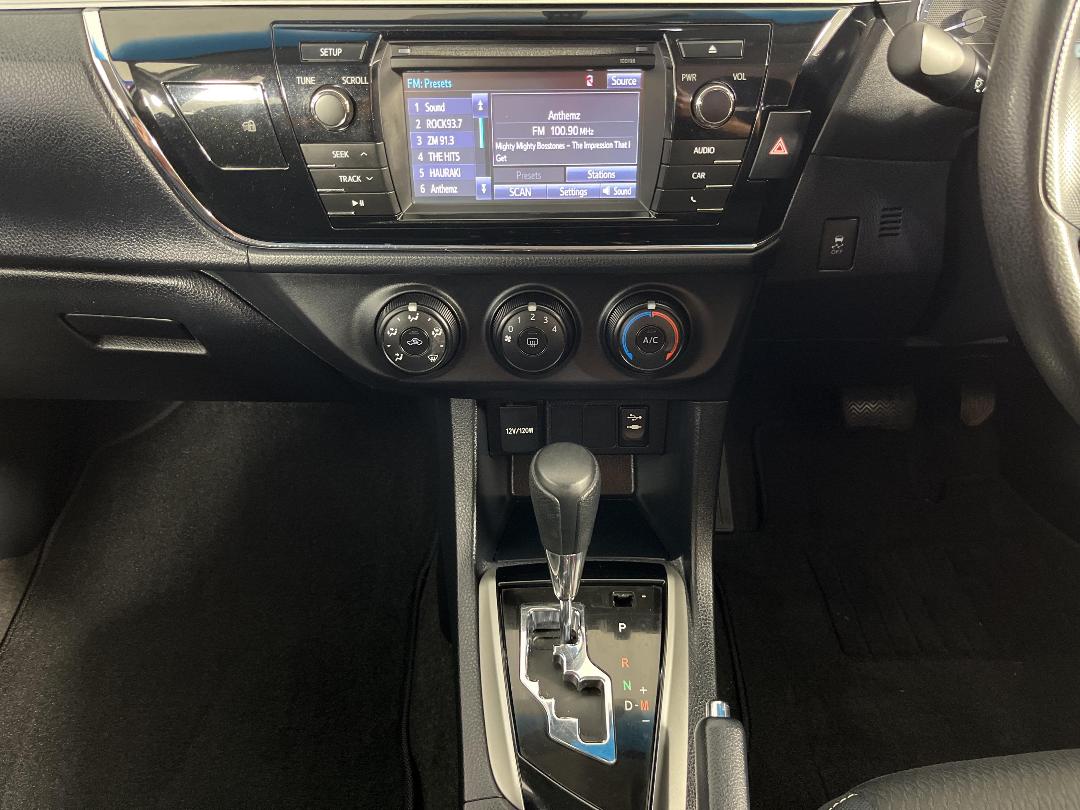 Photo '18' of Toyota Corolla