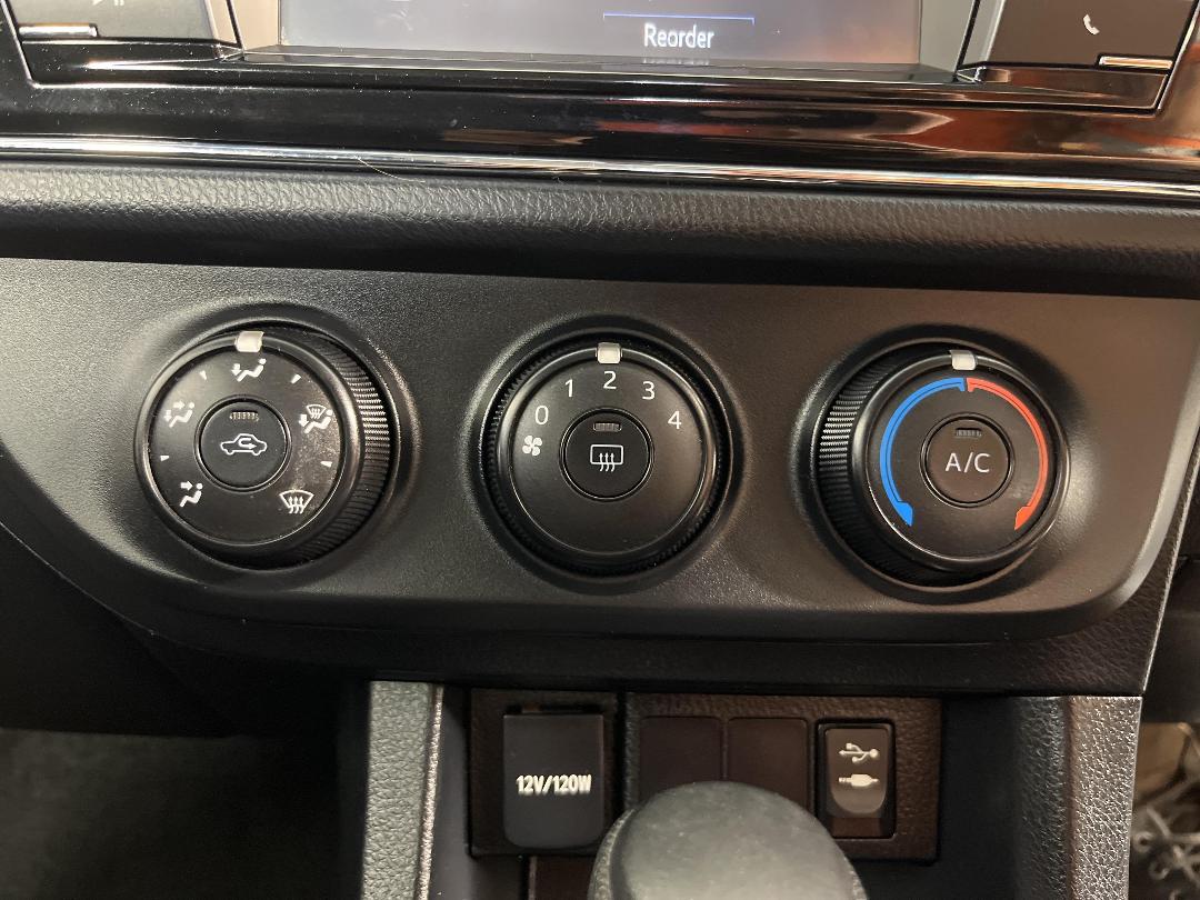 Photo '27' of Toyota Corolla