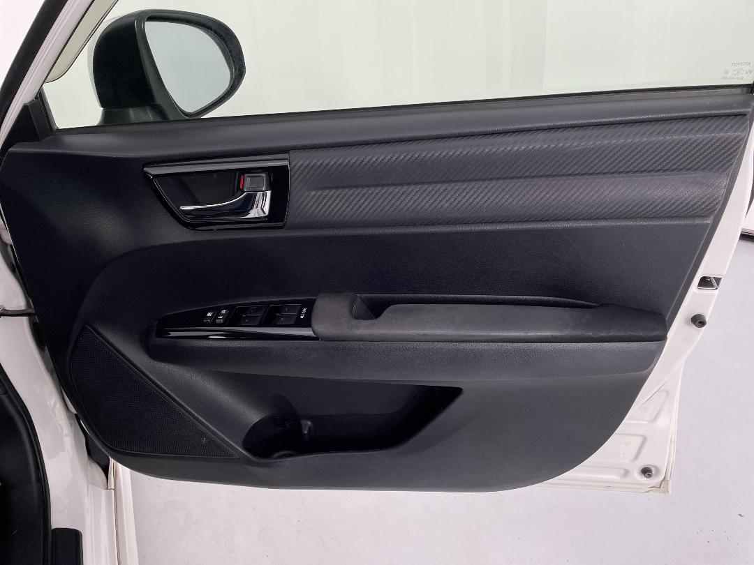 Photo '15' of Toyota Corolla Photo '15' of Toyota Corolla