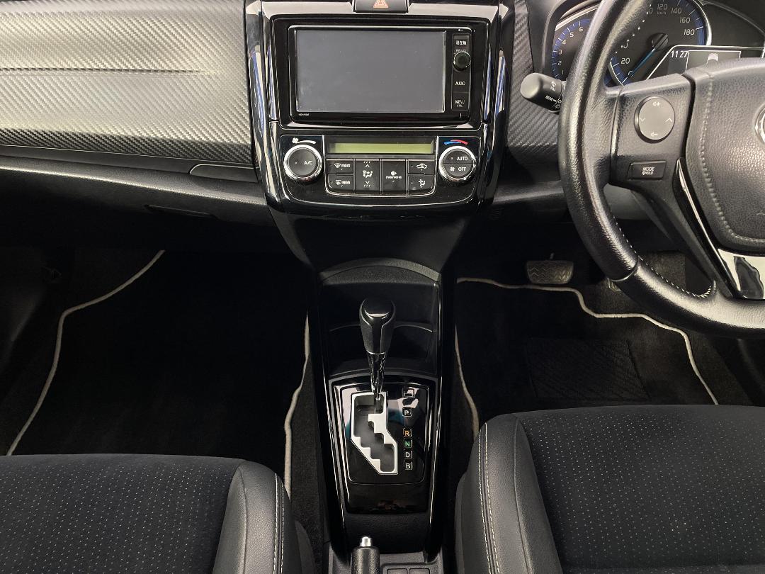 Photo '18' of Toyota Corolla Photo '18' of Toyota Corolla