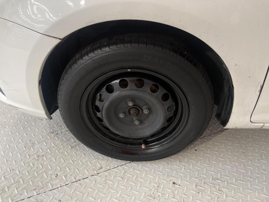 Photo '10' of Toyota Corolla