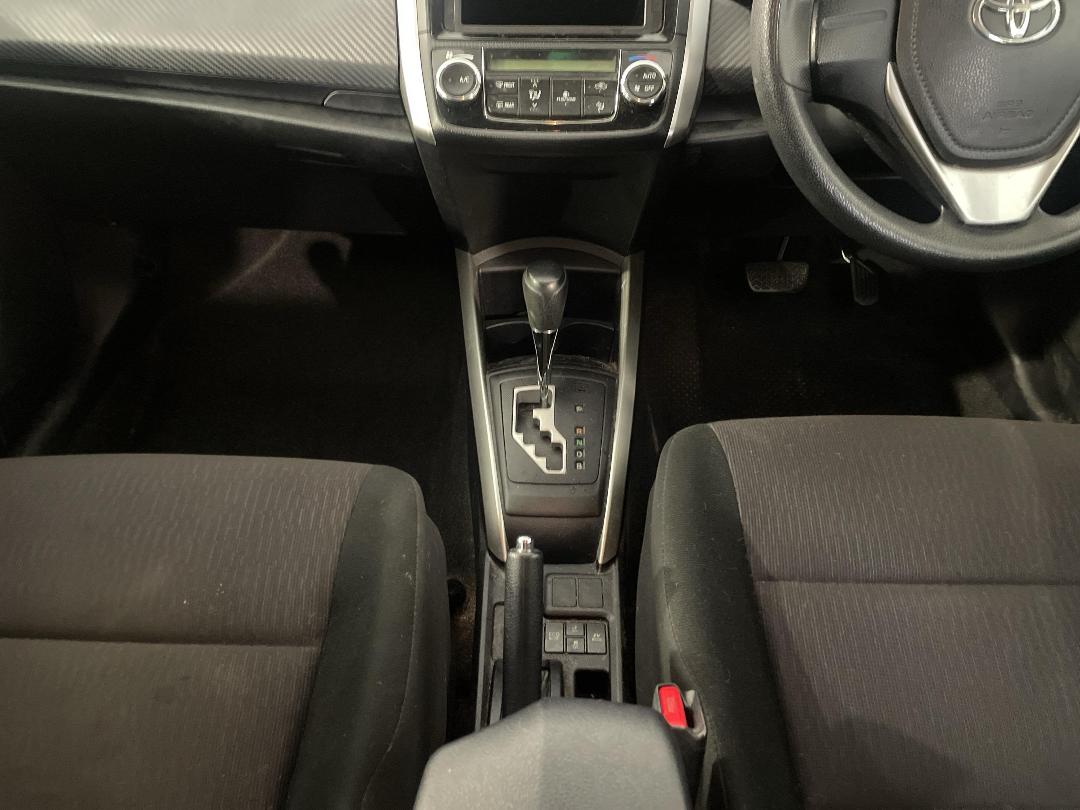 Photo '18' of Toyota Corolla