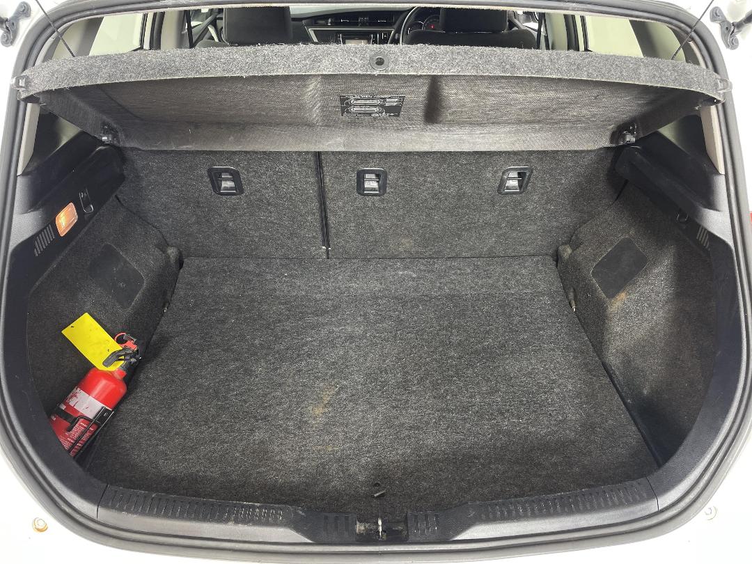 Photo '14' of Toyota Corolla Photo '14' of Toyota Corolla