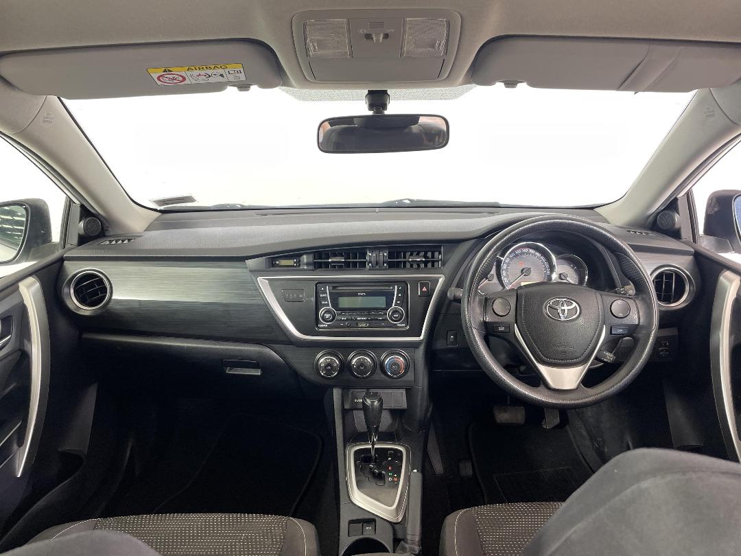 Photo '17' of Toyota Corolla Photo '17' of Toyota Corolla