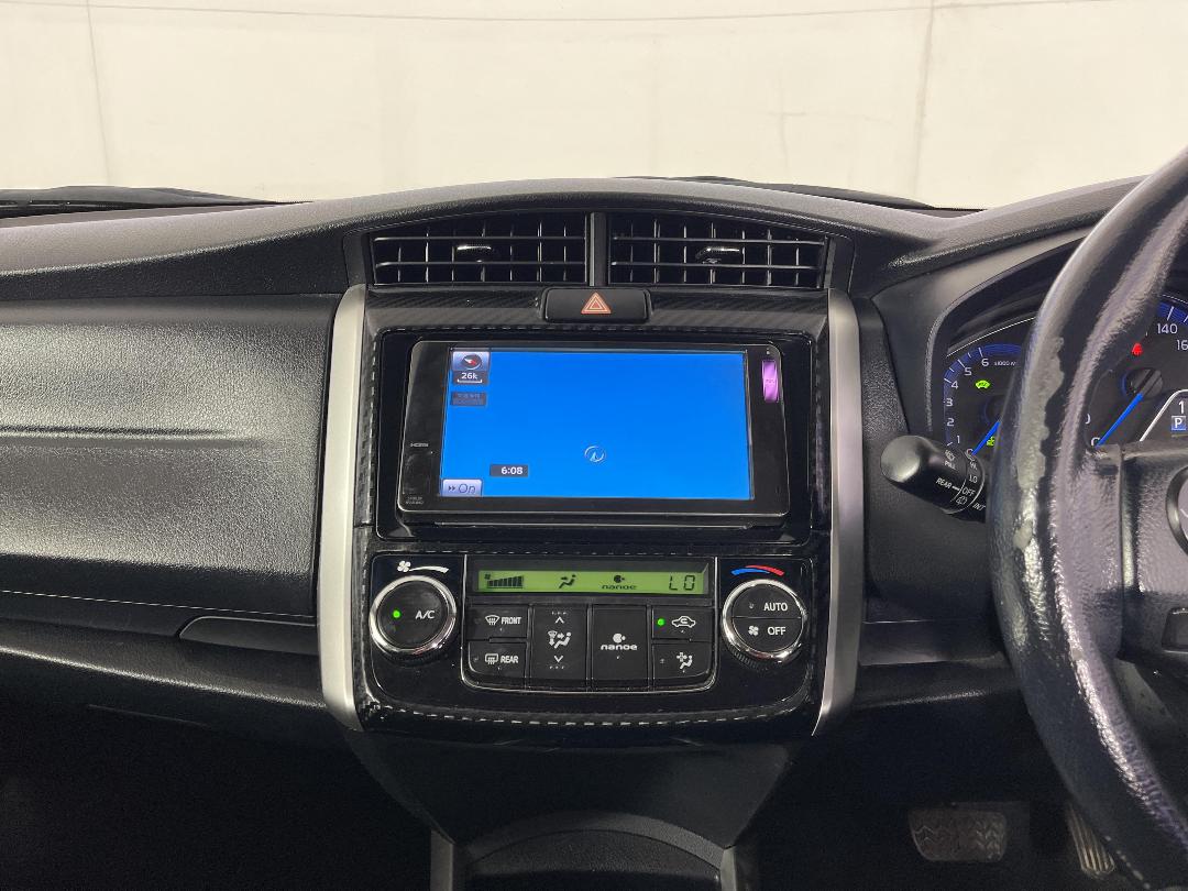 Photo '18' of Toyota Corolla