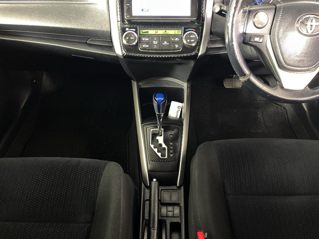 Photo '23' of Toyota Corolla