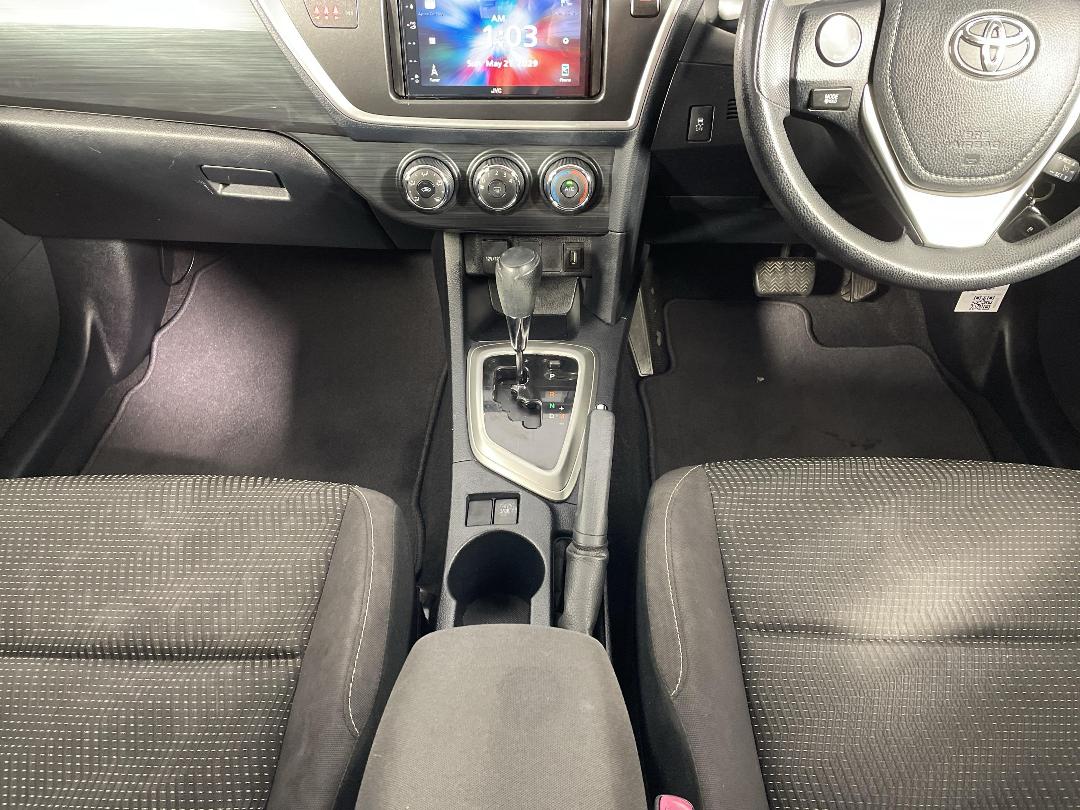 Photo '18' of Toyota Corolla