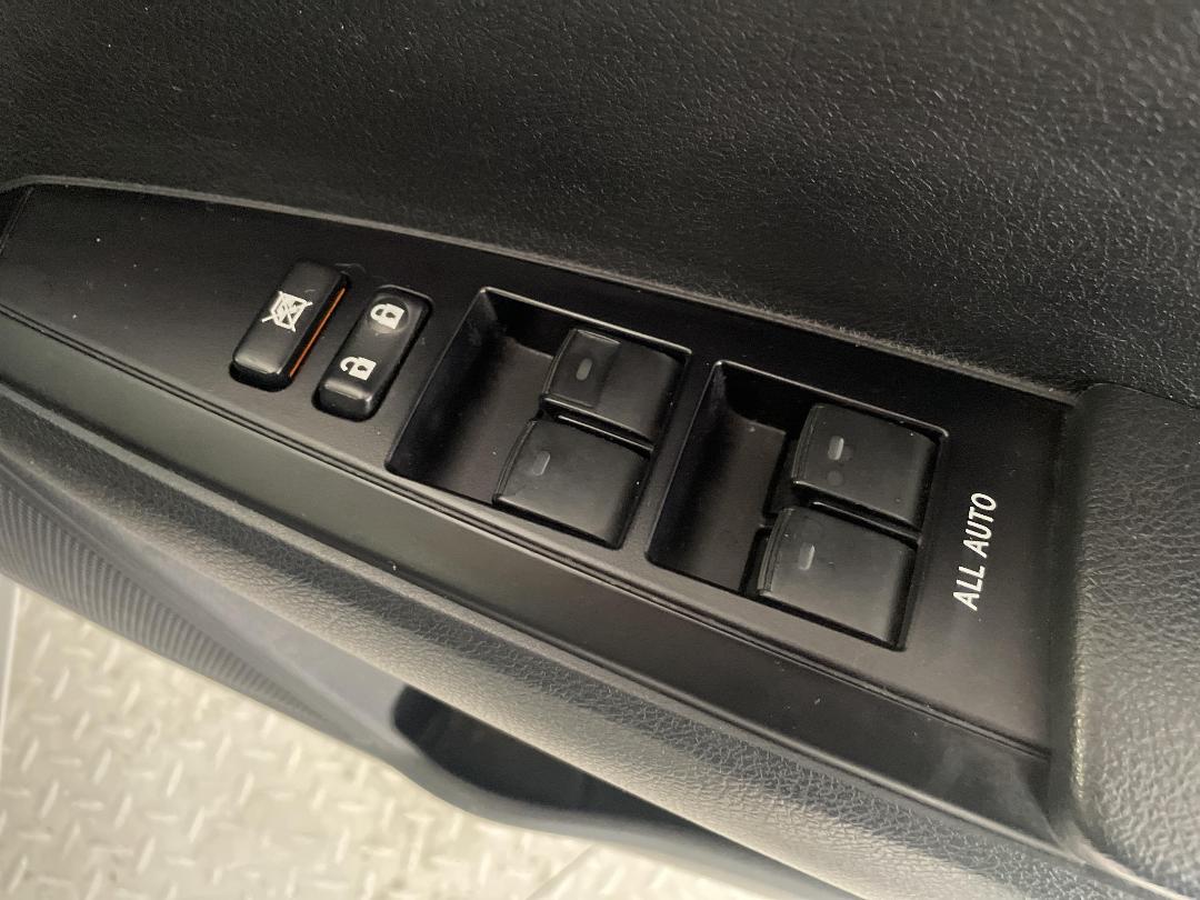 Photo '23' of Toyota Corolla