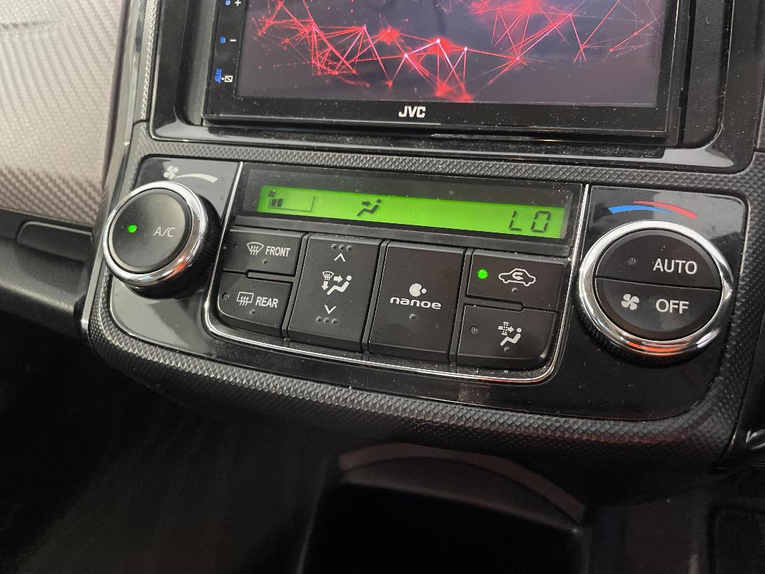 Photo '29' of Toyota Corolla