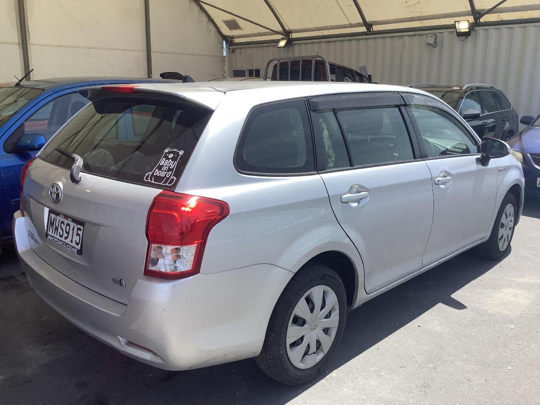 Photo '4' of Toyota Corolla Fielder Hybrid Photo '4' of Toyota Corolla Fielder Hybrid