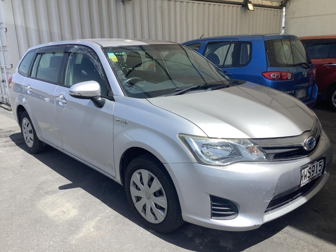 Photo '3' of Toyota Corolla Fielder Hybrid Photo '3' of Toyota Corolla Fielder Hybrid