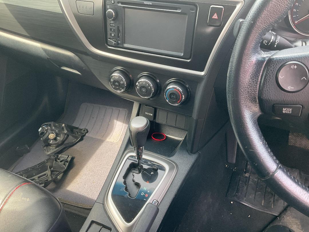 Photo '11' of Toyota Corolla GLX Photo '11' of Toyota Corolla GLX