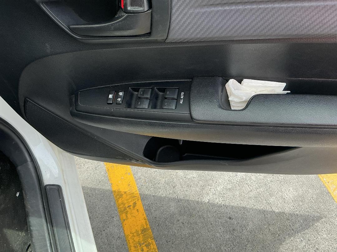 Photo '10' of Toyota Corolla GX