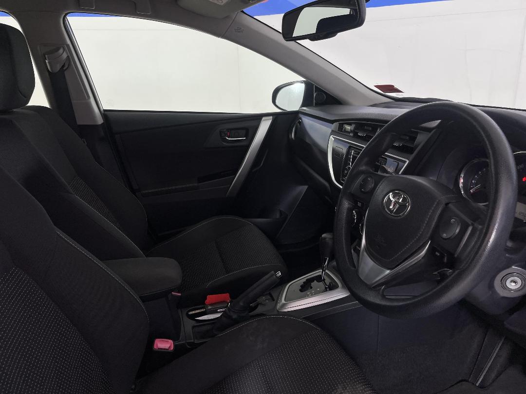 Photo '16' of Toyota Corolla