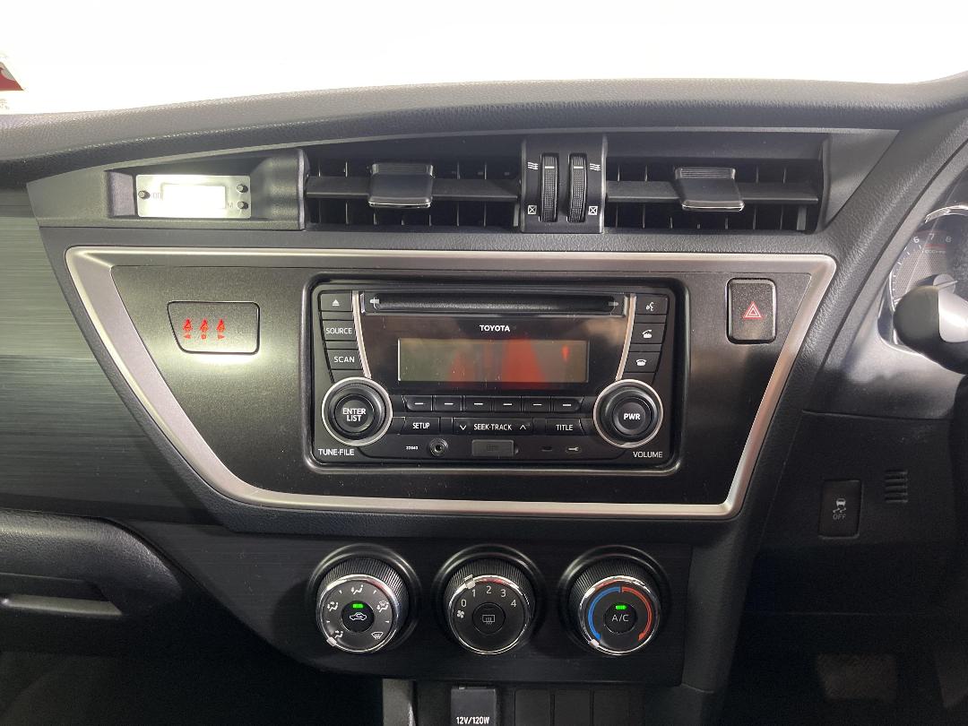 Photo '18' of Toyota Corolla