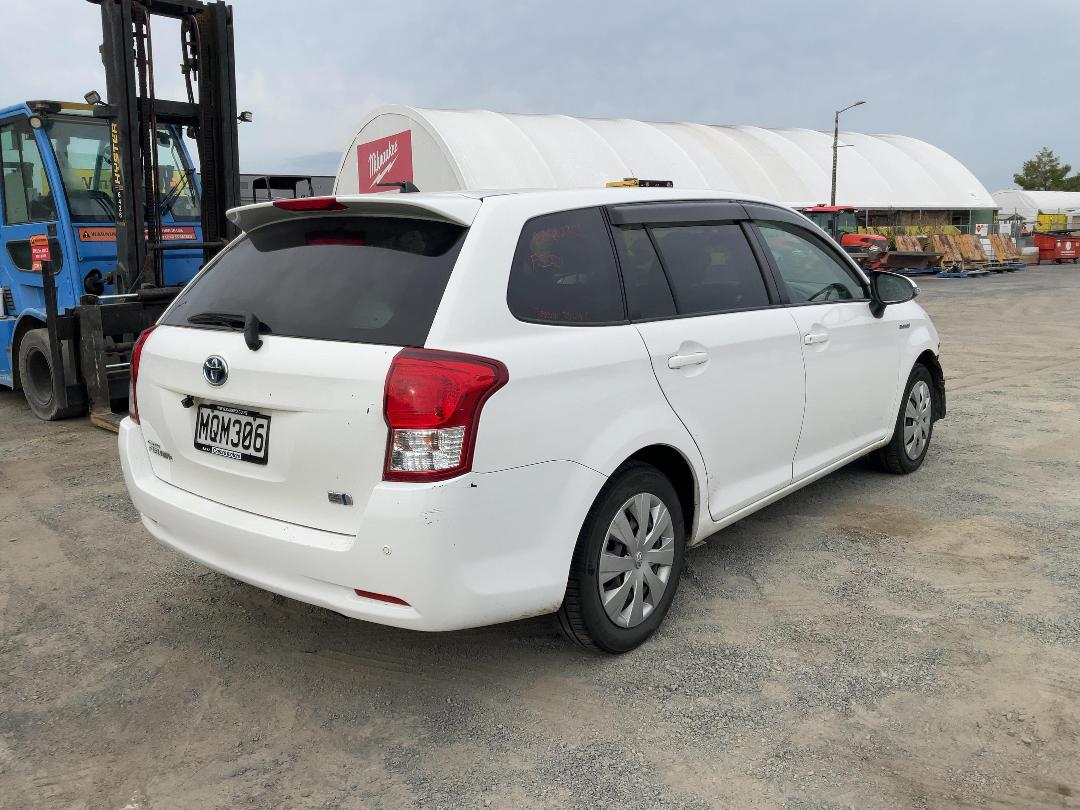 Photo '3' of Toyota Corolla Fielder Hybrid