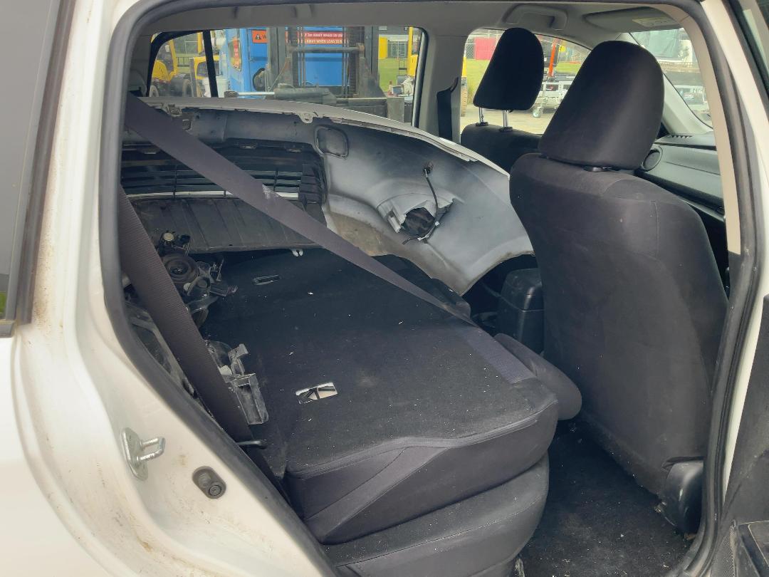 Photo '11' of Toyota Corolla Fielder Hybrid