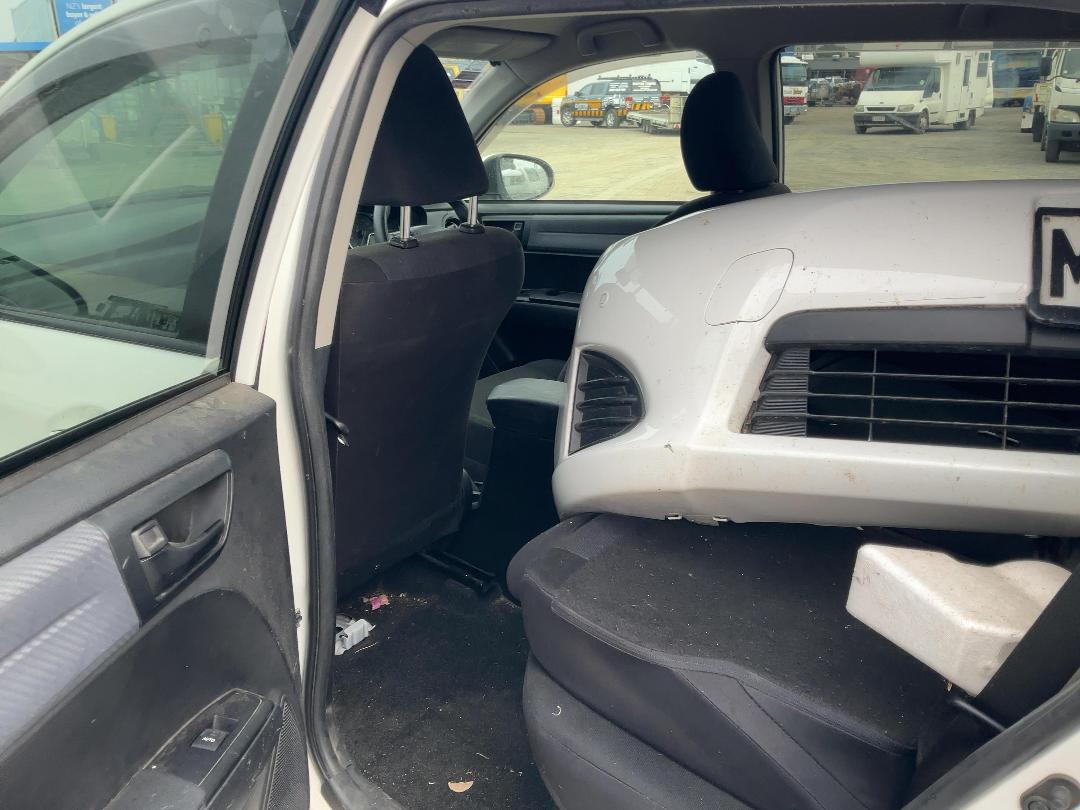 Photo '14' of Toyota Corolla Fielder Hybrid