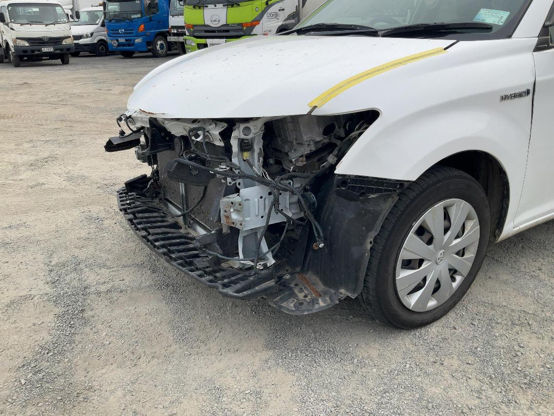 Photo '16' of Toyota Corolla Fielder Hybrid