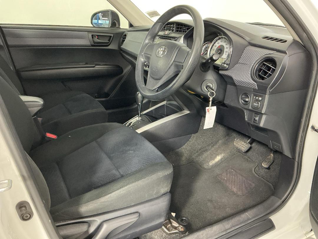 Photo '16' of Toyota Corolla