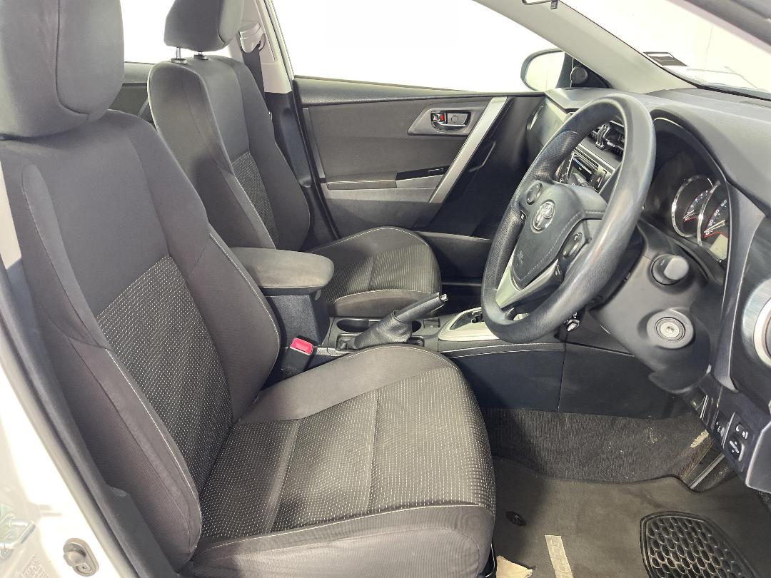 Photo '16' of Toyota Corolla