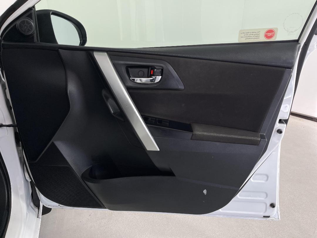 Photo '15' of Toyota Corolla