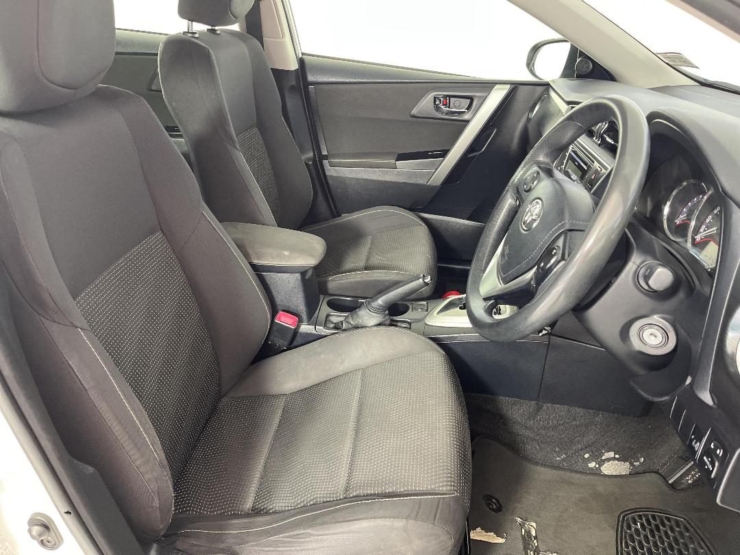 Photo '16' of Toyota Corolla