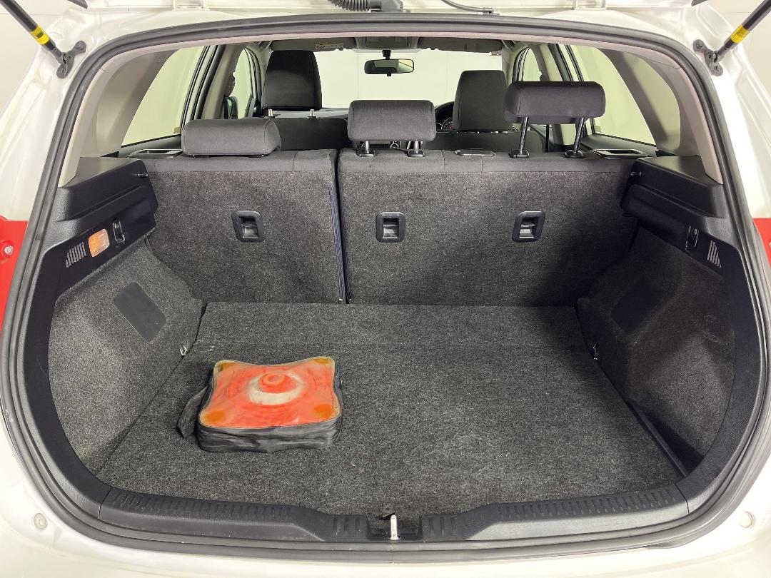 Photo '14' of Toyota Corolla