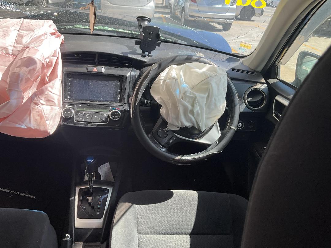 Photo '15' of Toyota Corolla Axio Photo '15' of Toyota Corolla Axio