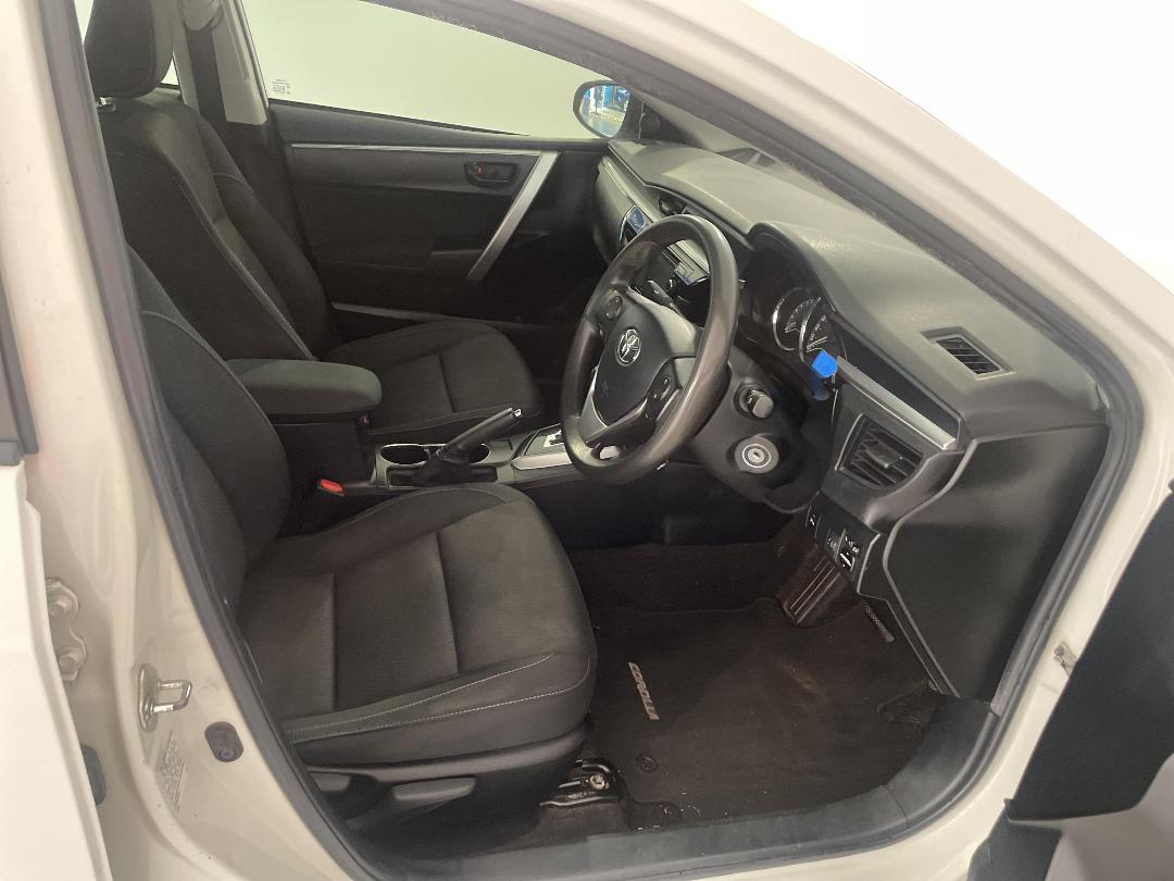 Photo '16' of Toyota Corolla Photo '16' of Toyota Corolla