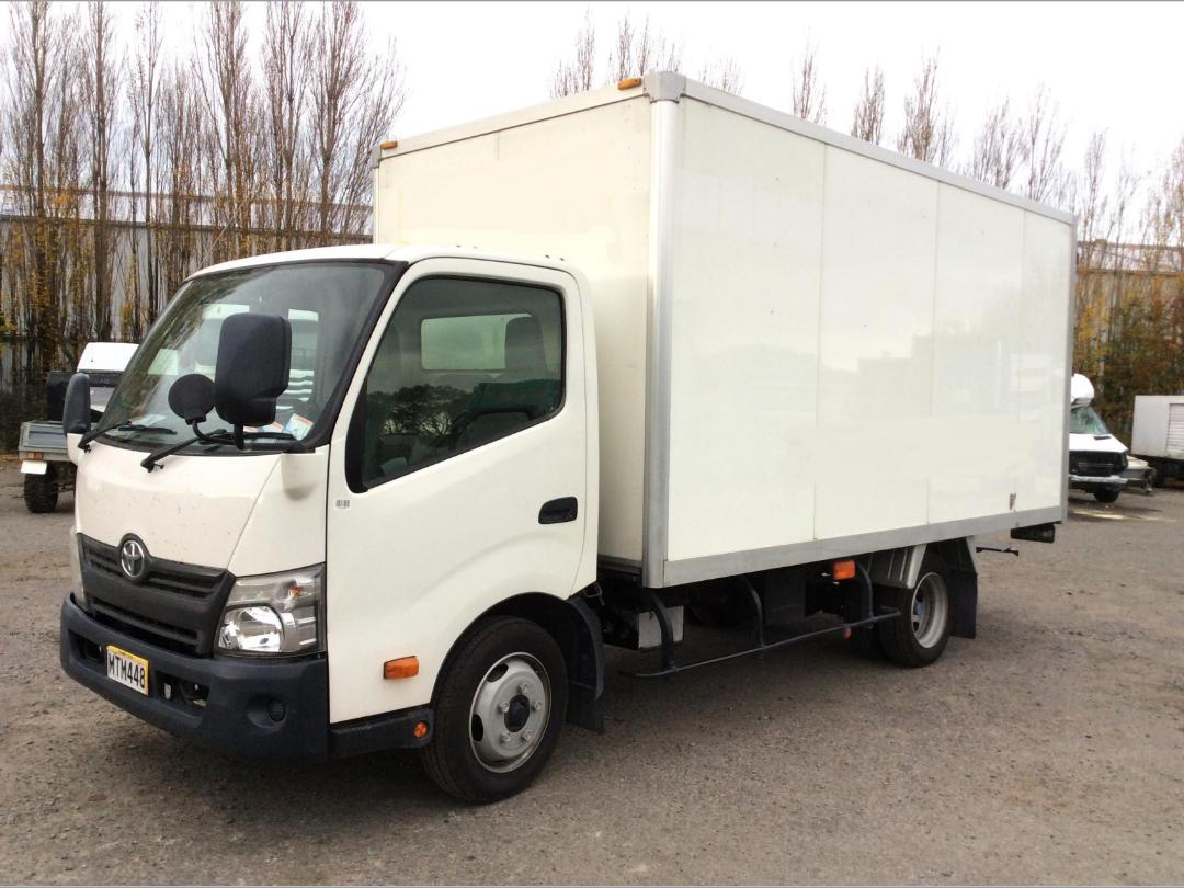 Toyota dyna 2014