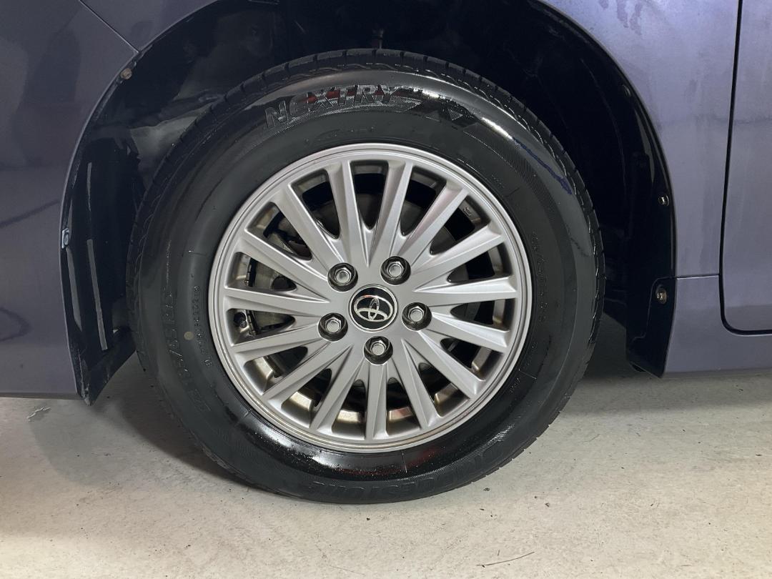 Photo '10' of Toyota Esquire