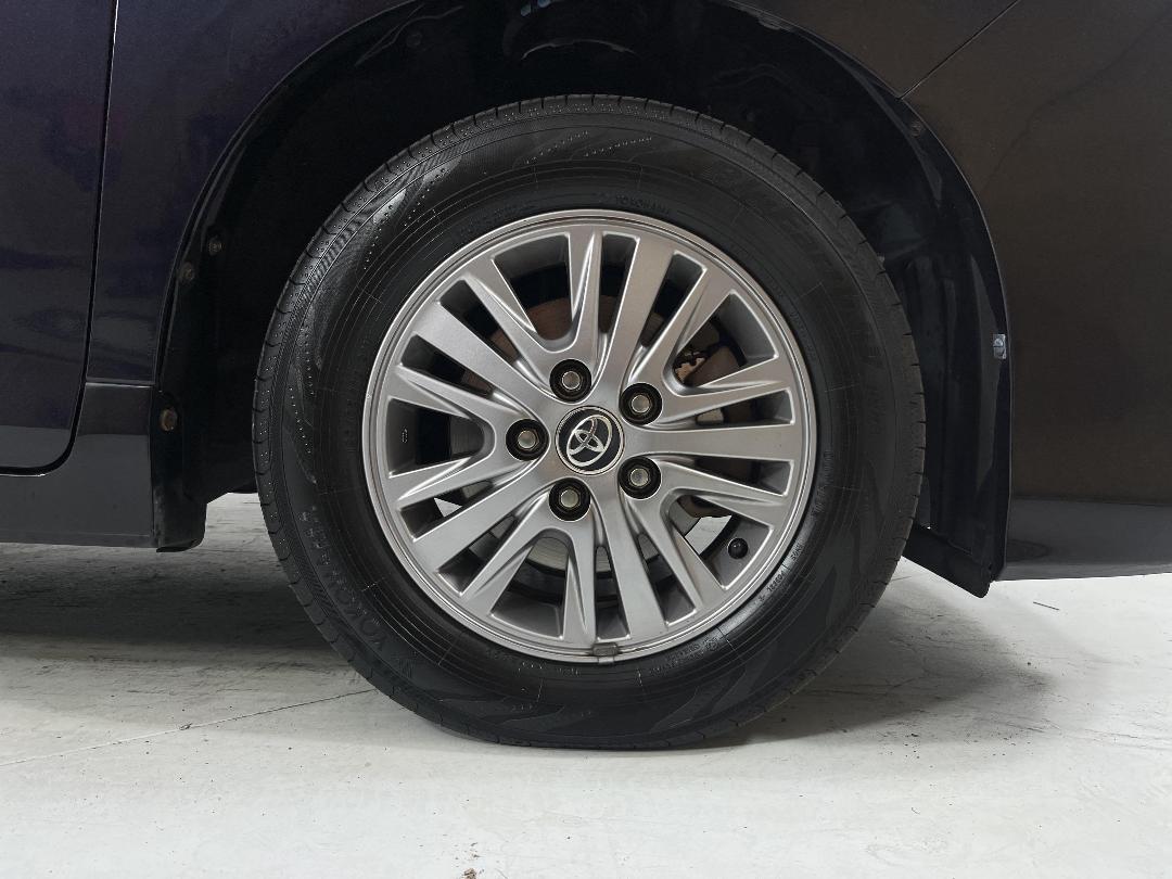 Photo '9' of Toyota Esquire