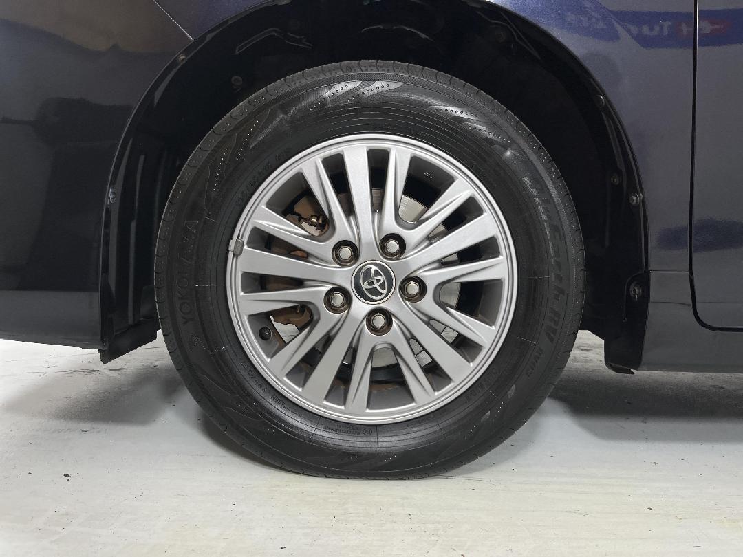 Photo '10' of Toyota Esquire