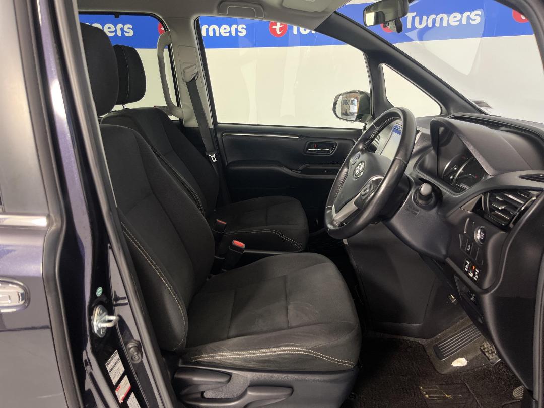 Photo '15' of Toyota Esquire