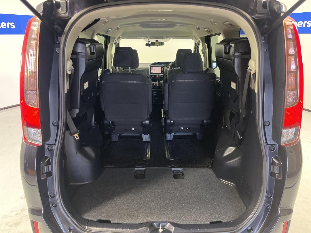 Photo '20' of Toyota Esquire