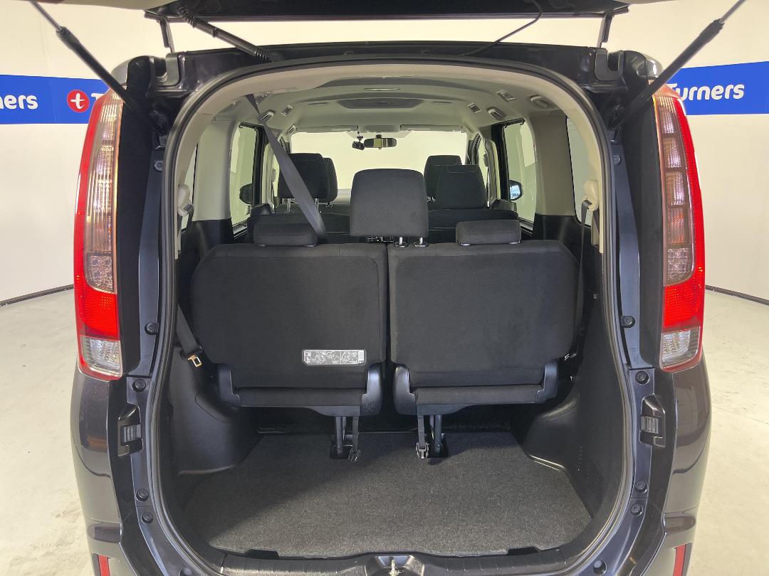 Photo '21' of Toyota Esquire