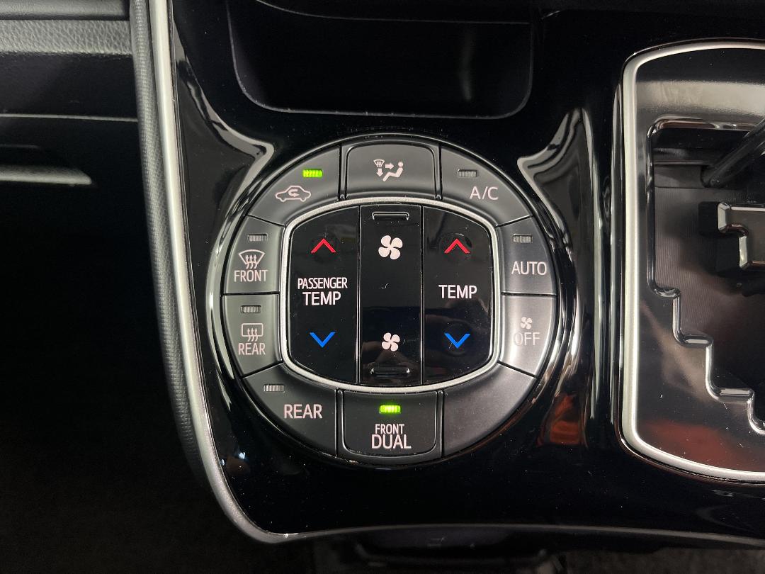 Photo '28' of Toyota Esquire