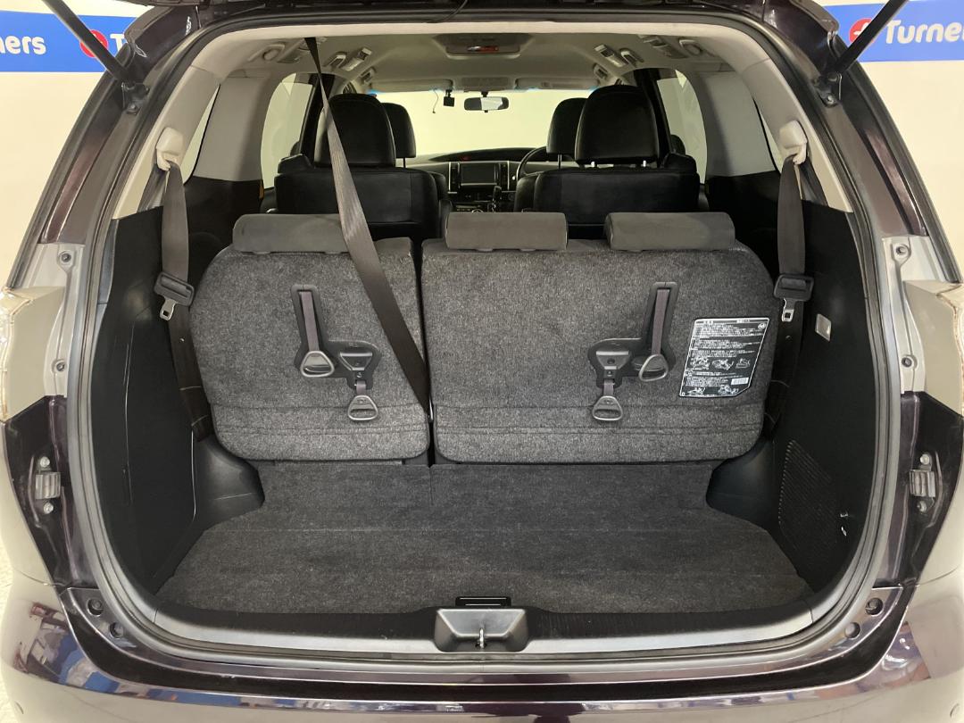 Photo '14' of Toyota Estima