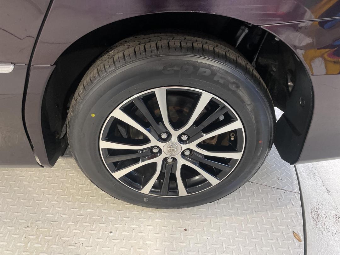 Photo '11' of Toyota Estima