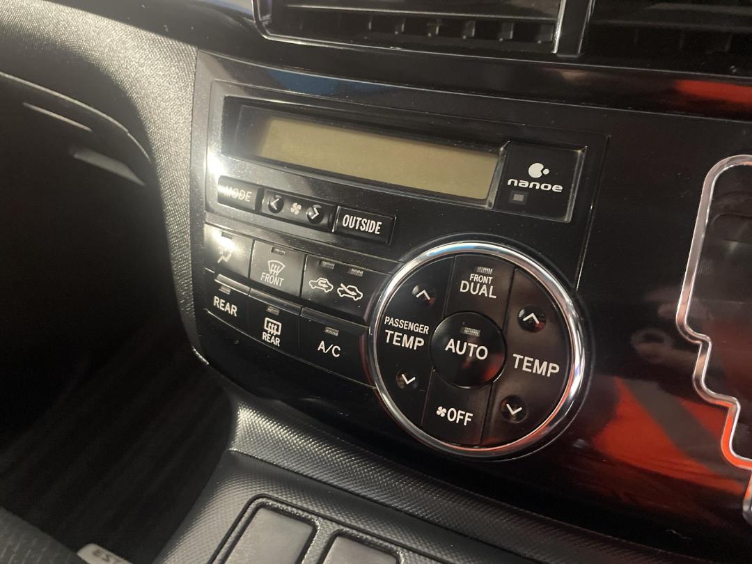 Photo '31' of Toyota Estima