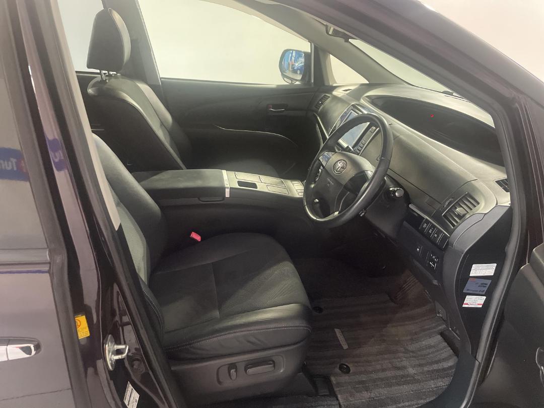 Photo '16' of Toyota Estima