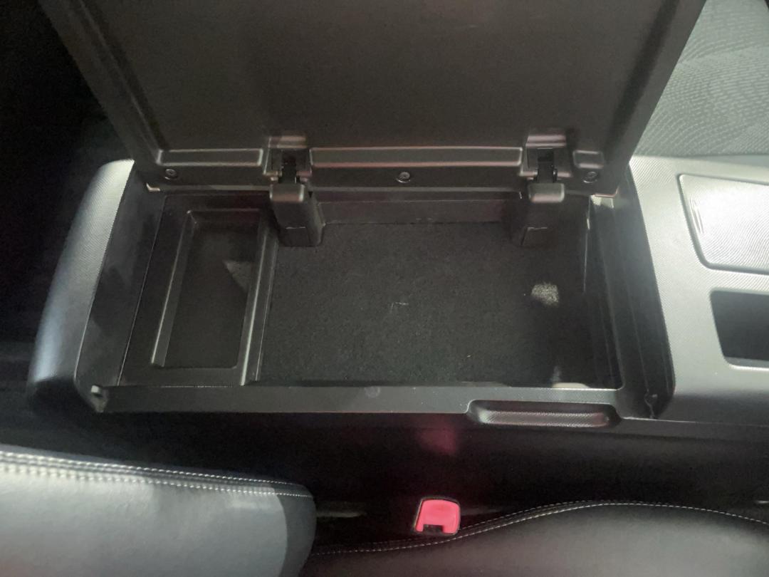 Photo '34' of Toyota Estima