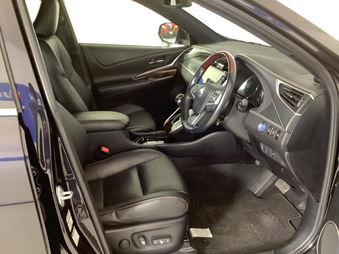 Photo '16' of Toyota Harrier Photo '16' of Toyota Harrier