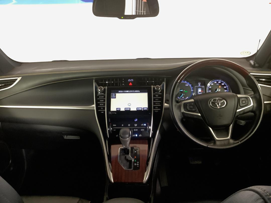 Photo '17' of Toyota Harrier Photo '17' of Toyota Harrier