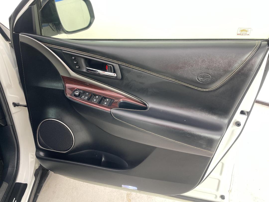 Photo '15' of Toyota Harrier