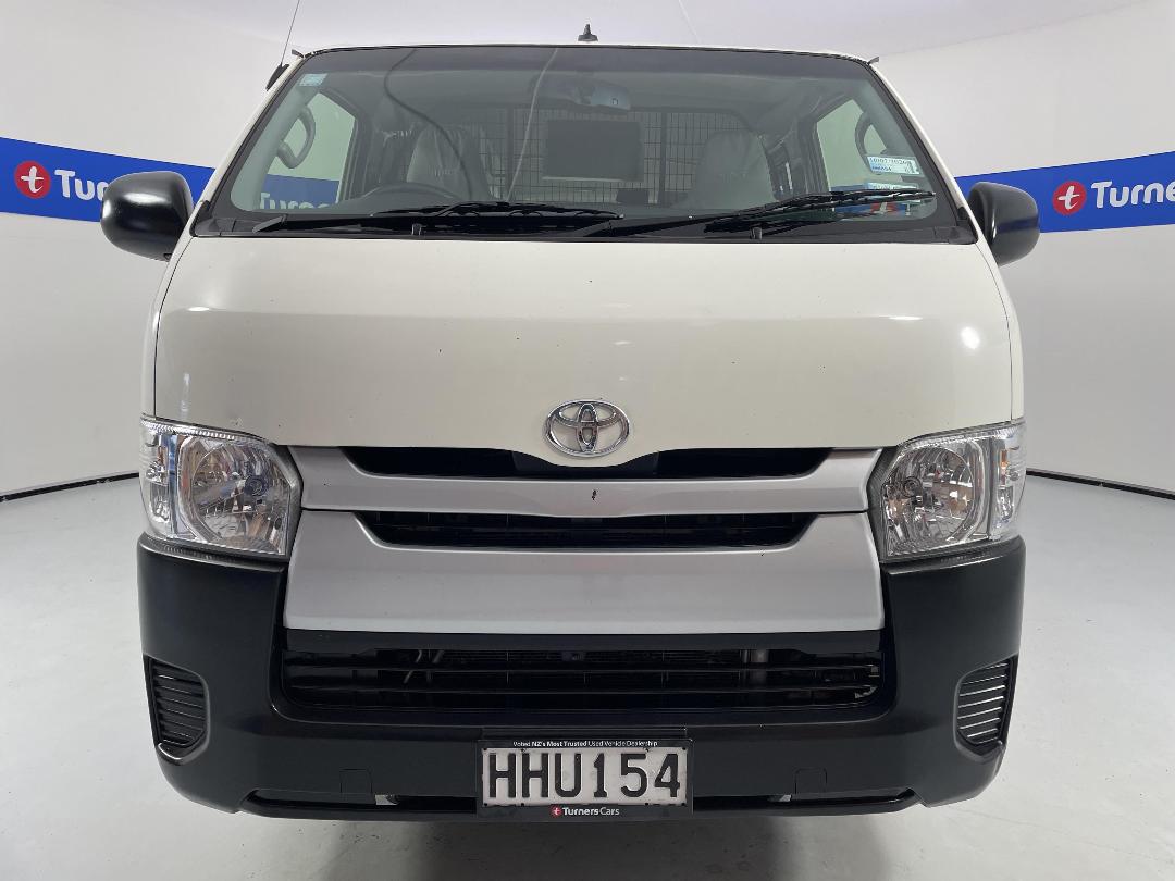 Photo '2' of Toyota Hiace Photo '2' of Toyota Hiace