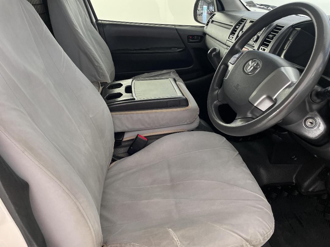 Photo '16' of Toyota Hiace Photo '16' of Toyota Hiace